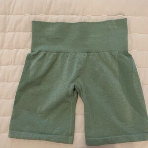 NVGTN SAGE GREEN CONTOUR SEAMLESS SHORTS